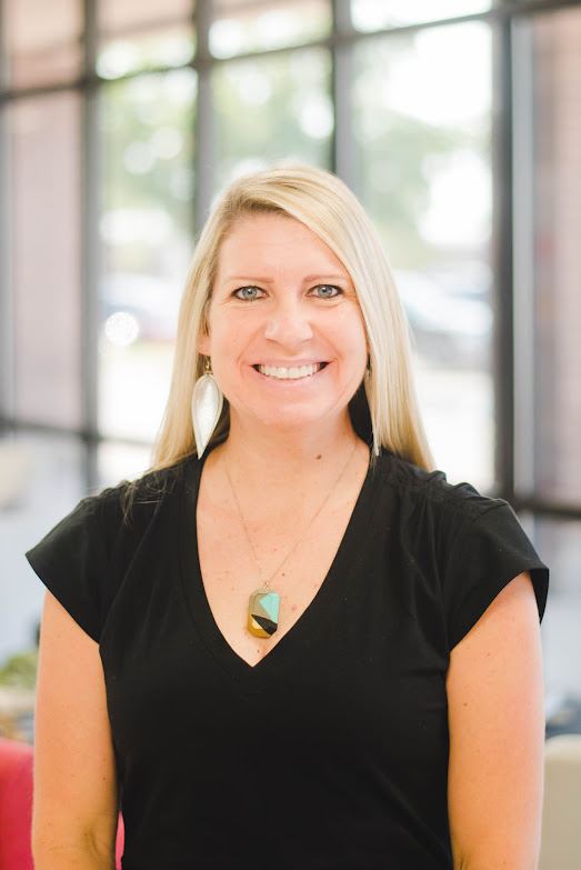 Photo of Lindsey Hodge